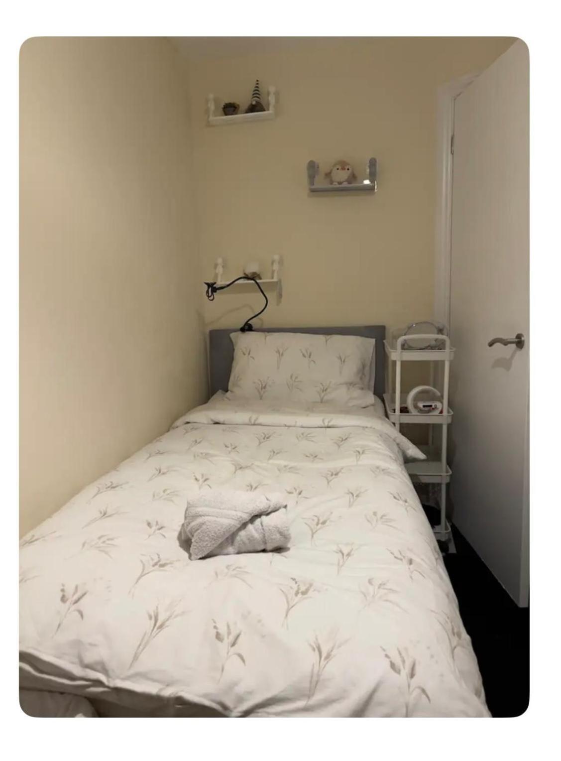 Excel Single - 5mins To Excel & 10mins To Canary Wharf London