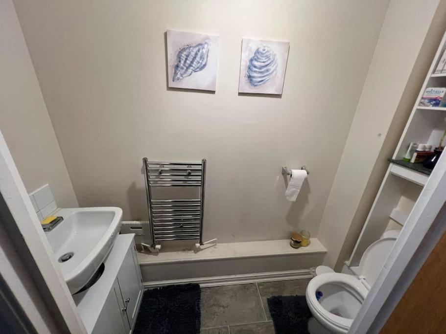 Excel Single - 5mins To Excel & 10mins To Canary Wharf Homestay