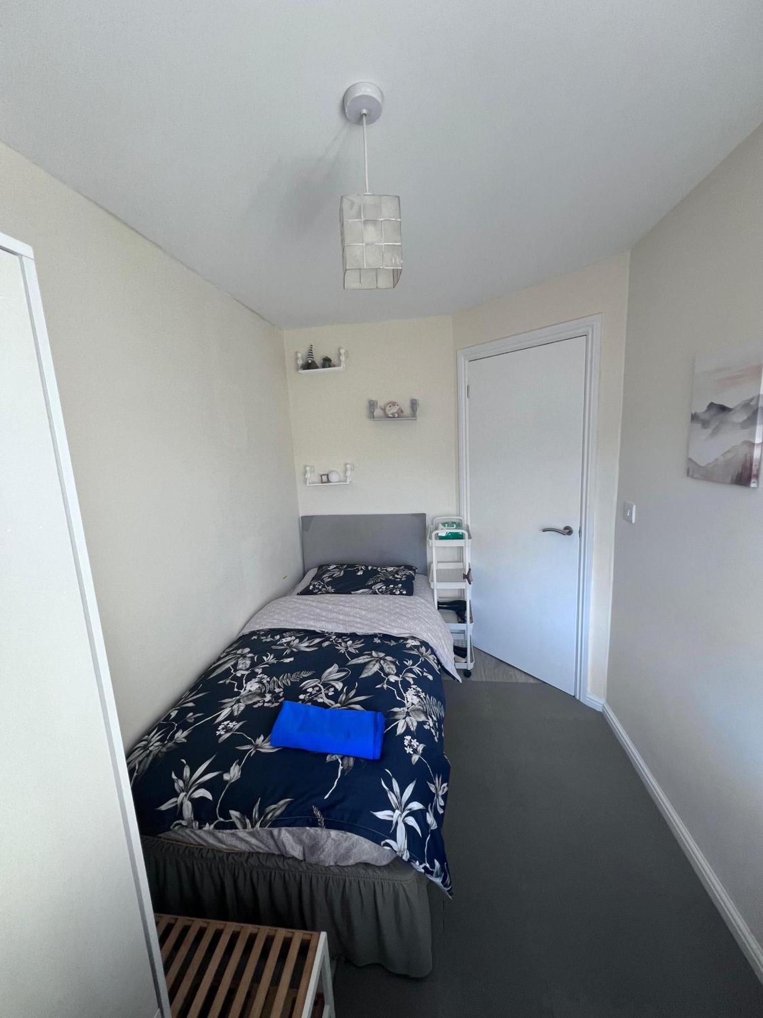 Excel Single - 5mins To Excel & 10mins To Canary Wharf